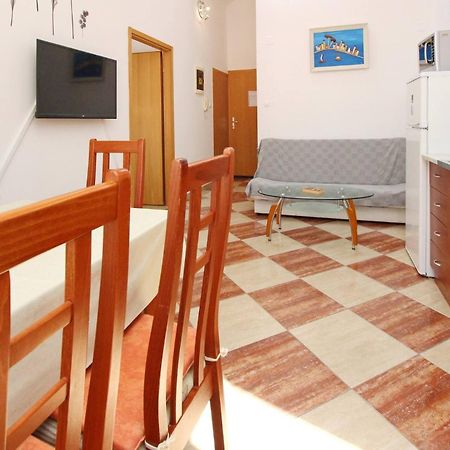 Apartments Aquarium Dorcic Baska  Bagian luar foto